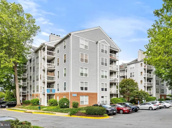 3175 Summit Square Dr #5-E12, Oakton, VA 22124