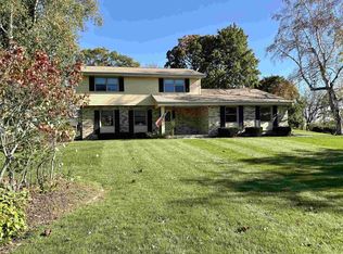 W275N4880 S Courtland Cir, Pewaukee, WI 53072