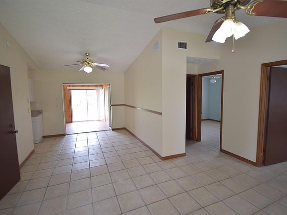 2nd image of 1102 SW Hibiscus St
