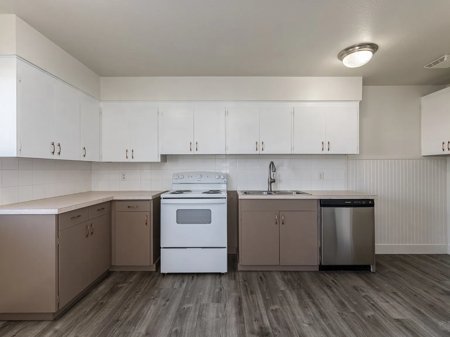 2 bed, 870 sqft, $1,635 — Photo 4