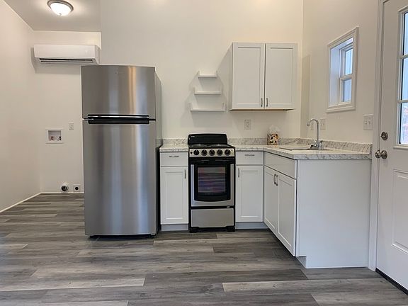 4th image of 160 Spencer Ln