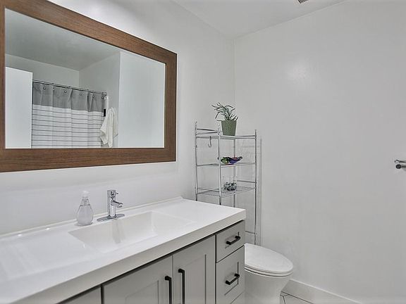 2nd image of 1840 Greenfield Ave
