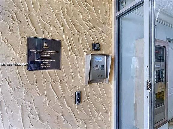 2nd image of 2000 NE 135th St APT 609