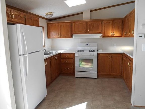 4th image of 17831 Woodview Ln