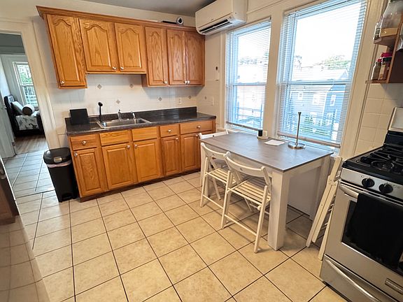 2nd image of 165 Washington Ave #3F