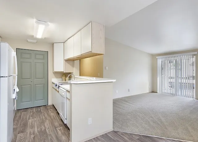 Maple Park Apartments — Photo 19
