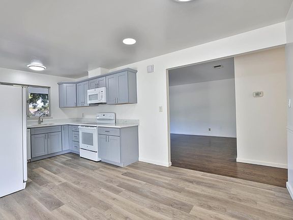 3rd image of 1554 Jacob Ave