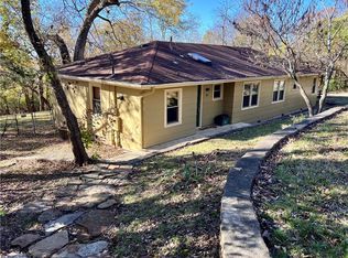 921 E Rodgers Dr, Fayetteville, AR 72701