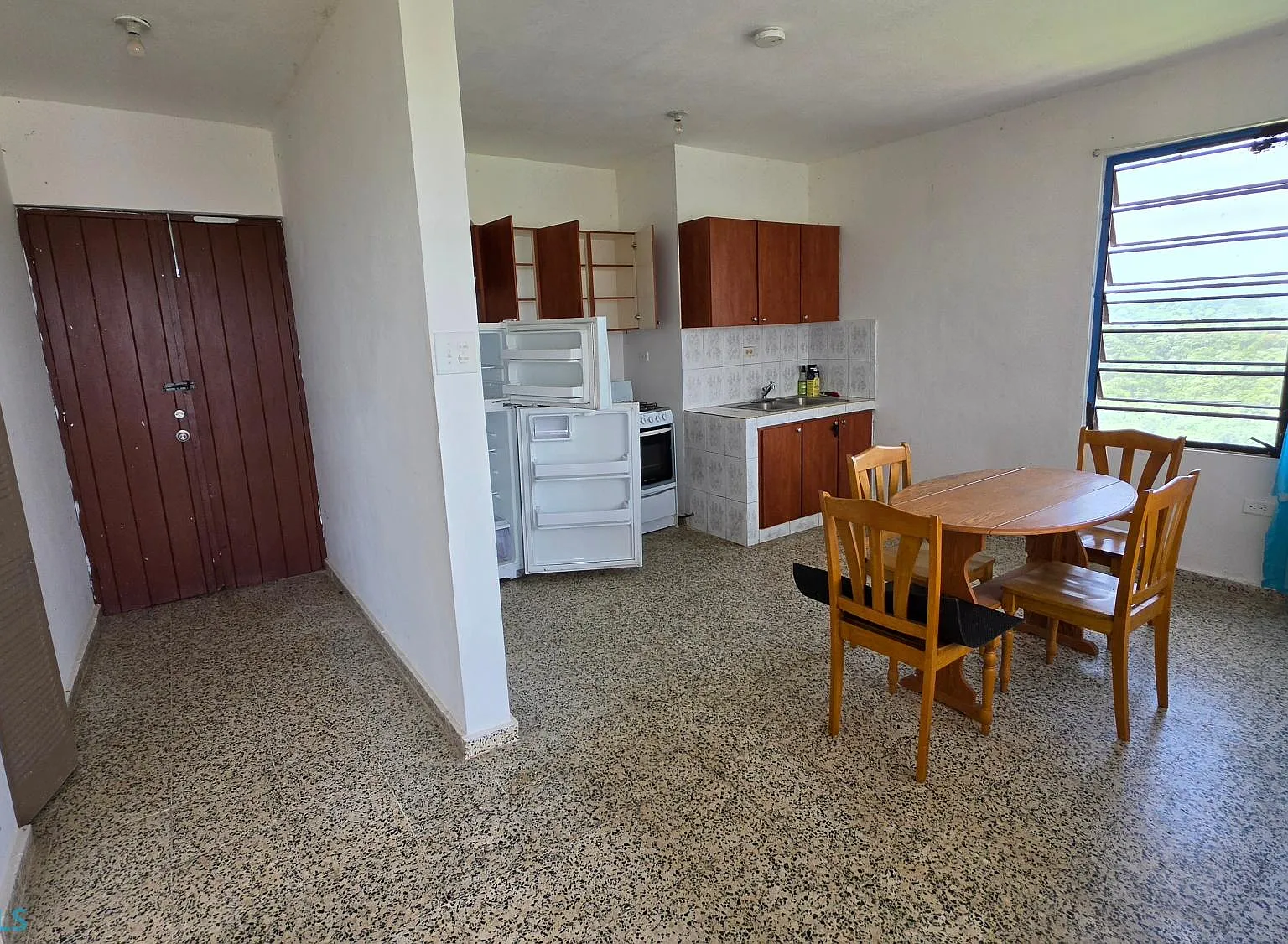 3 bed, 1.0 bath, 1000 sqft, $850 — Photo 4
