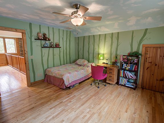 5th image of 134 Glen Forest Dr