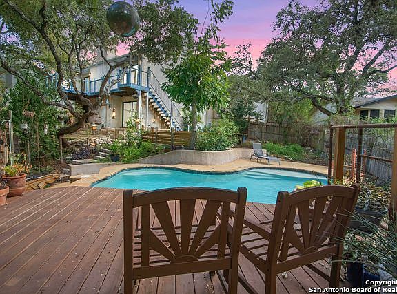 4th image of 1831 Deer Mountain St