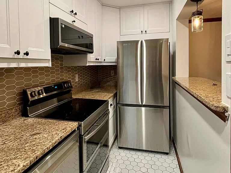 1661 Park Rd NW #201 — Photo 3