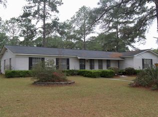 1006 Hillside Dr, Douglas, GA 31533