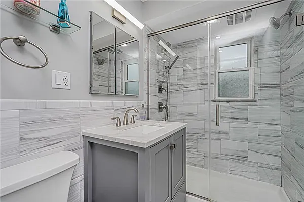 Sold by REMAX Elite | media 21