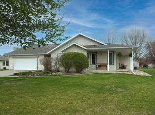 1684 2nd Ave SE, Sioux Center, IA 51250
