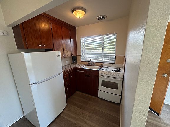 4th image of 13400 Roosevelt Way N APT 4