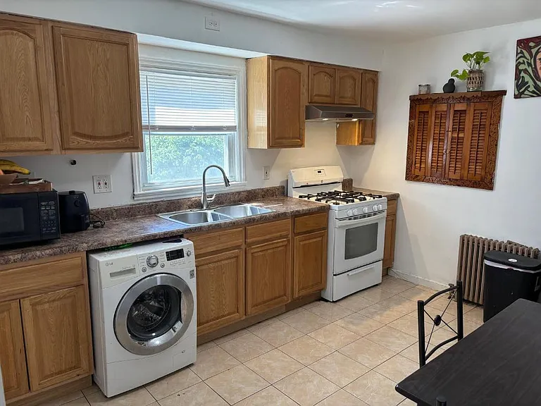 377 Westminster Pl #2 — Photo 5