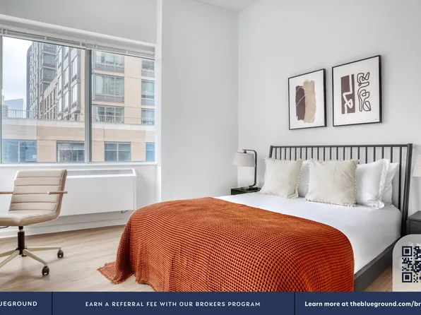 180 Riverside Boulevard image 9 of 31