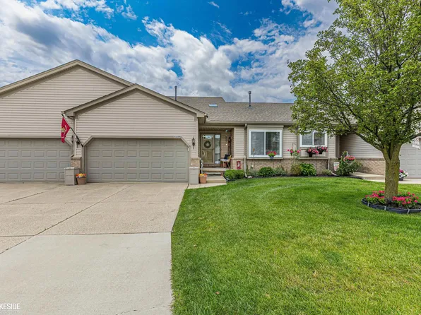 53275 Pineridge Dr, Chesterfield, MI 48051