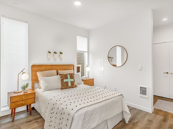 3rd image of 6712 N Montana Ave #303