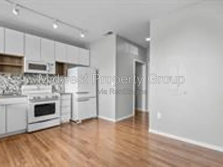 4100 Lindell Blvd #202 — Photo 2