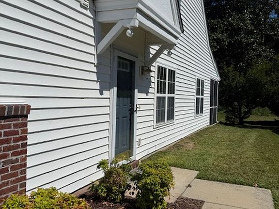 2nd image of 195 Pembroke Ln