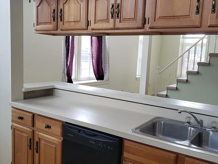351 Pine St #201 — Photo 4