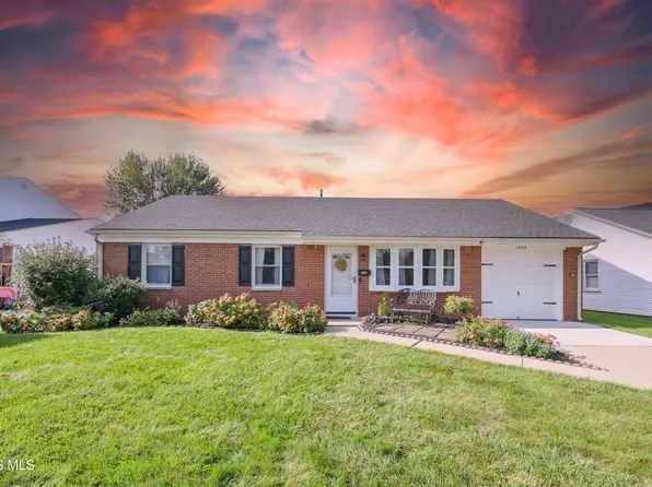 1764 Parkway Dr N, Maumee, OH 43537