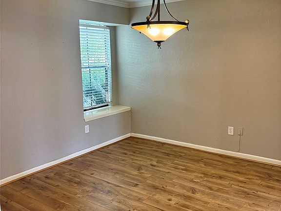 3rd image of 21222 Park Mount Dr