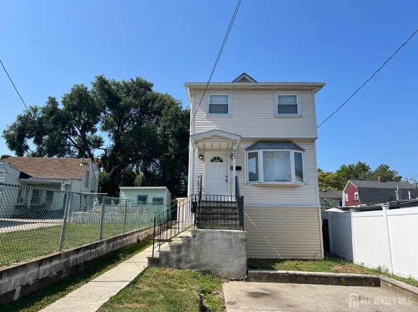 865 Kreil St, Perth Amboy, NJ 08861