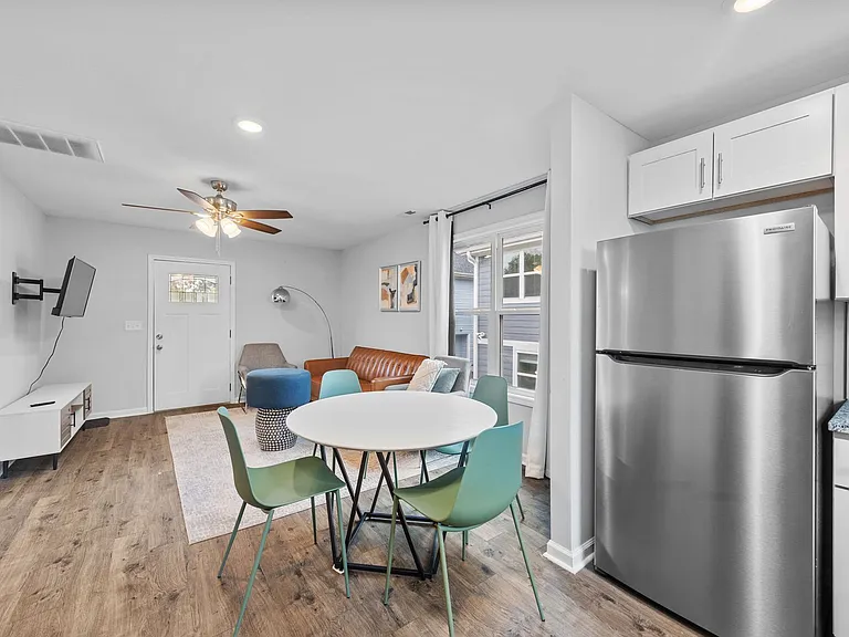 607 Dowd St — Photo 16