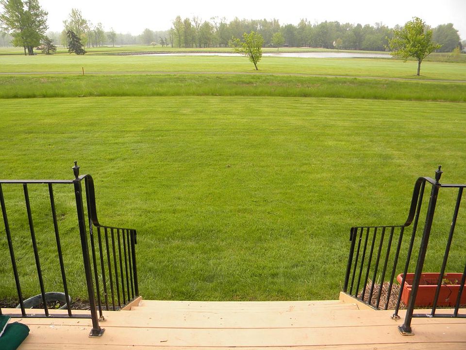 View of the 9th fairway of Glen Oak Golf Course