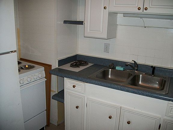 4th image of 206 Green Dr