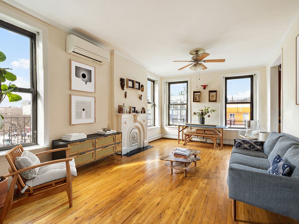 1st image of 363 Smith St Floor 3