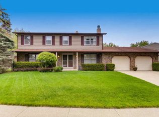 1356 S Madlock Ct, Elgin, IL 60123