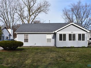 220 Dickens Dr, Toledo, OH 43607