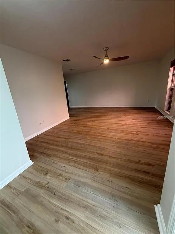3 bed, 2.0 bath, 1405 sqft, $2,250 — Photo 2