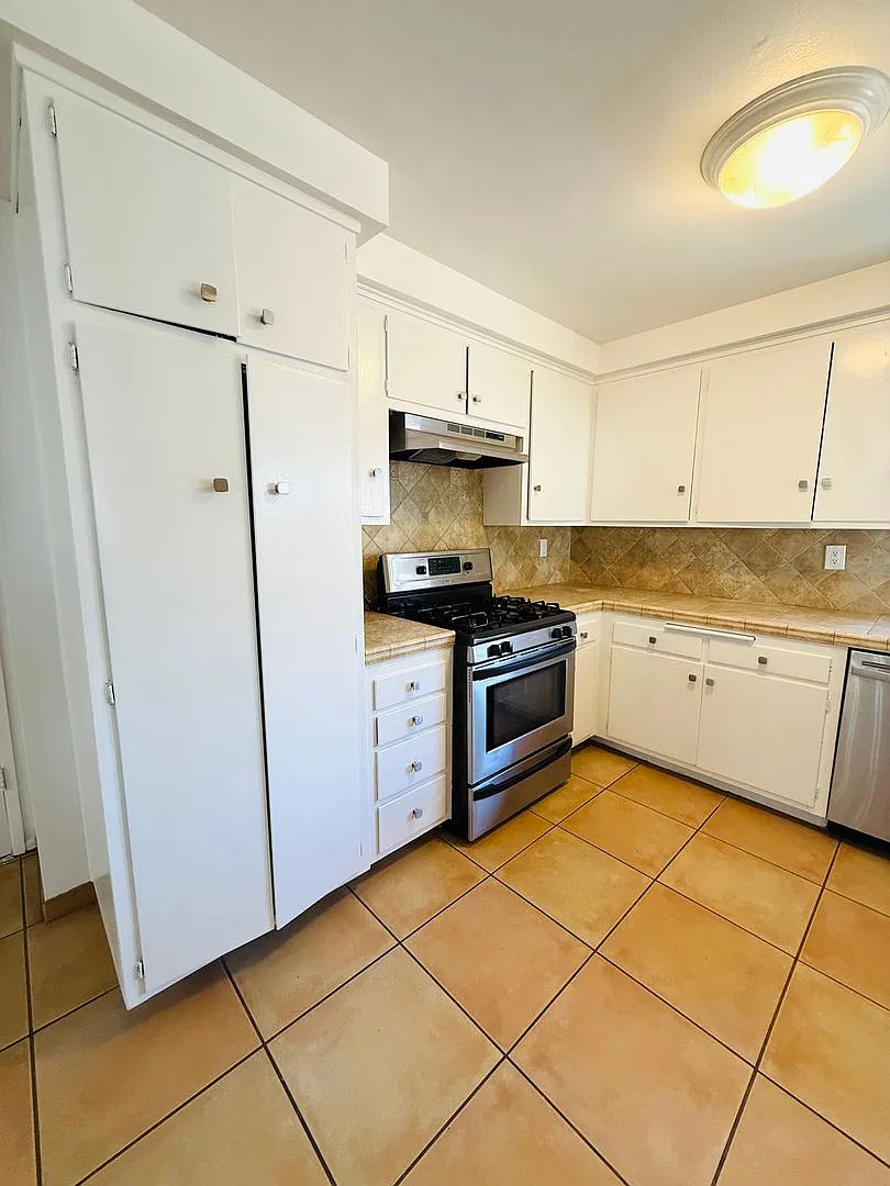 Charming single-story 3-bedroom, 2-bathroom home nestled in the heart of Camarillo — Photo 4