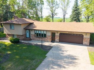2004 56th Ave N, Moorhead, MN 56560