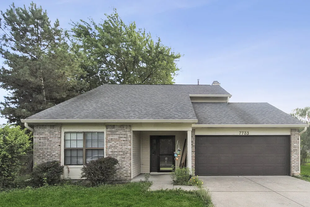 3 bed, 2.5 bath, 1899 sqft, $1,985 — Photo 1
