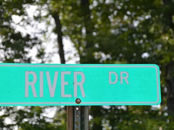 11071 River Dr, Crawford, TN 38554