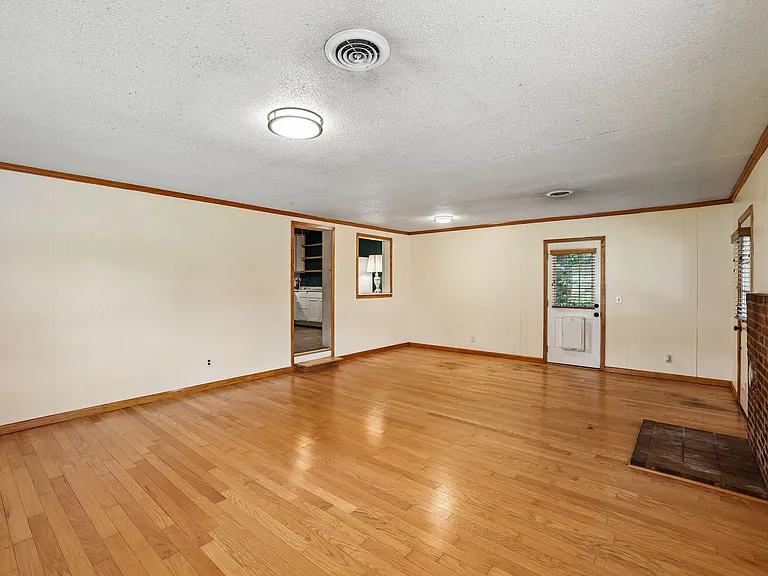 810 Velma Ln — Photo 15