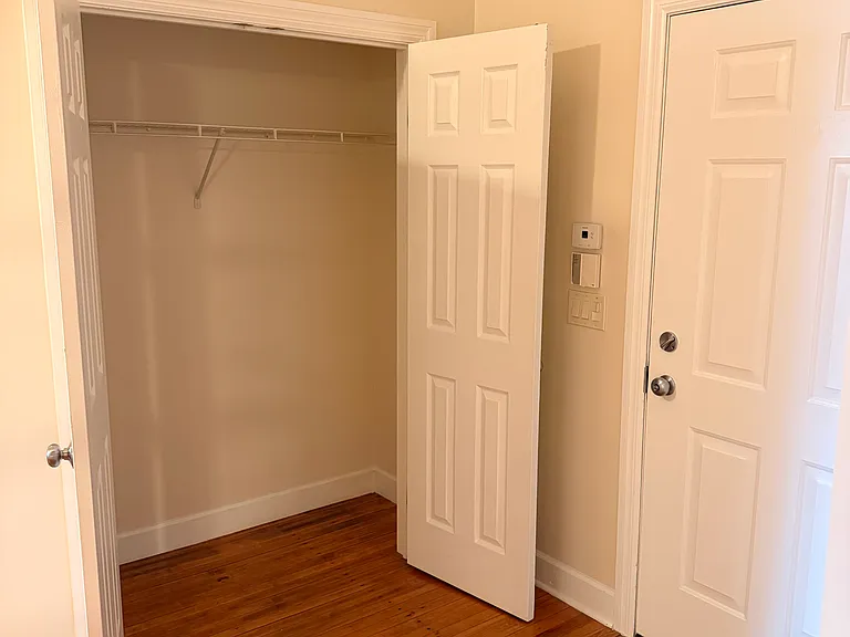Chapel Hill Apartments — Photo 7