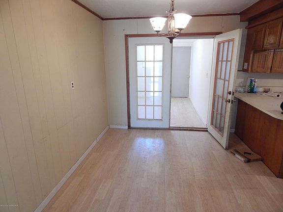4th image of 2803 S Van Buren St