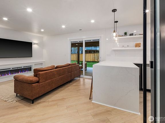 3rd image of 11124 29th Drive SE