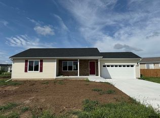 903 Sunridge Dr, Beatrice, NE 68310
