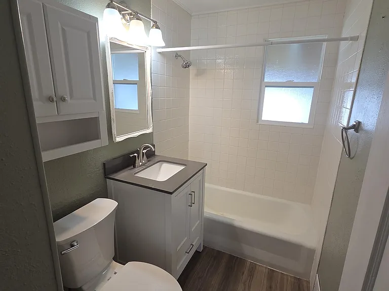 4804 N Elgin St — Photo 9