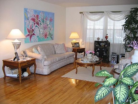 Living Room w/hardwood