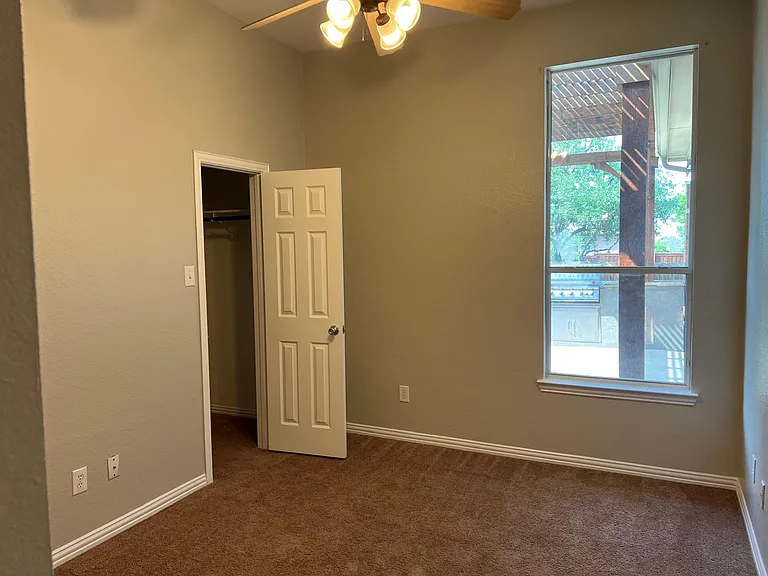 2413 Bridgeport Dr — Photo 15