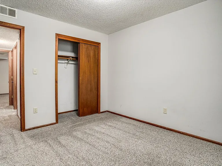 11017 11023rd Route 350 E — Photo 18